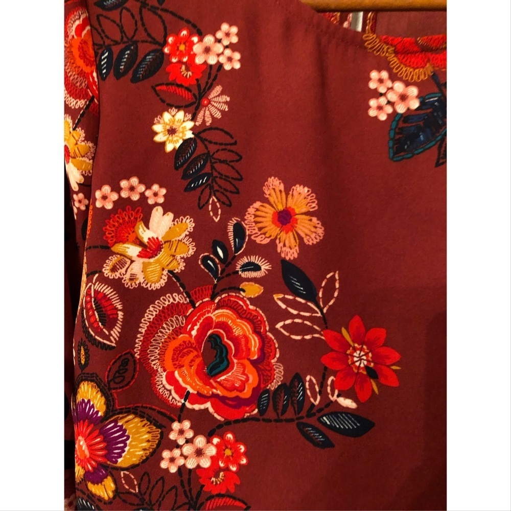 Lily White floral ribbon tied bell sleeved top - Picture 6 of 7